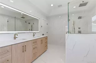 12 School House Ln, Syosset, NY 11791 - Photo 23