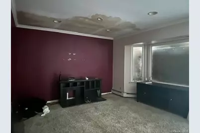 190 Burlington Avenue, Deer Park, NY 11729 - Photo 7