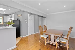 881 Surf St, Lindenhurst, NY 11757 - Photo 3