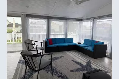 881 Surf Street, Lindenhurst, NY 11757 - Photo 13