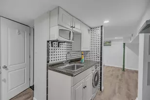 643 Deer Park Ave, Babylon, NY 11702 - Photo 31