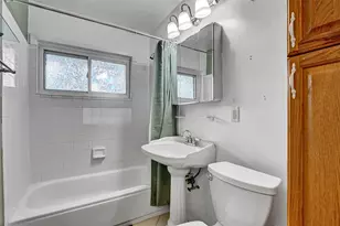 361 Twin S Ln, Wantagh, NY 11793 - Photo 13