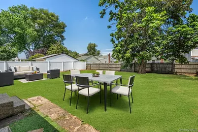 19 Dakota Street, Hicksville, NY 11801 - Photo 25