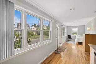 457 Secatogue Ave, Farmingdale, NY 11735 - Photo 5