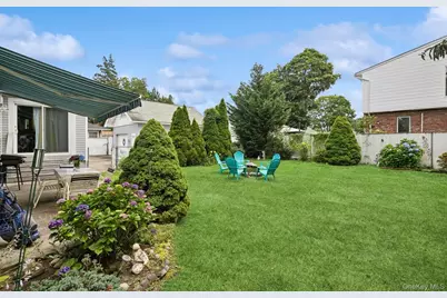 457 Secatogue Avenue, Farmingdale, NY 11735 - Photo 29