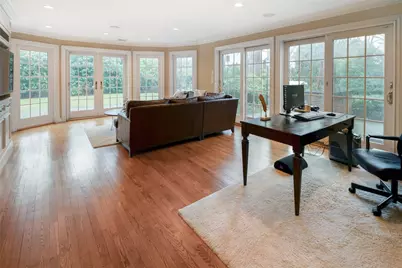 20 Sussex Road, Great Neck, NY 11020 - Photo 5