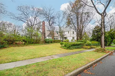 20 Sussex Road, Great Neck, NY 11020 - Photo 27