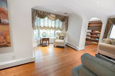 20 Sussex Road, Great Neck, NY 11020 - Photo 7