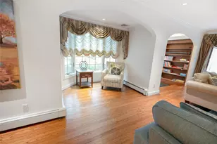 20 Sussex Rd, Great Neck, NY 11020 - Photo 7