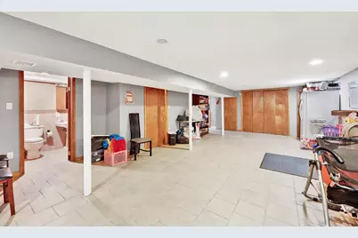 97 Burnham Avenue, Roslyn Heights, NY 11577 - Photo 21