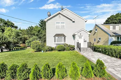 97 Burnham Avenue, Roslyn Heights, NY 11577 - Photo 25