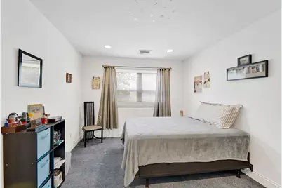 97 Burnham Avenue, Roslyn Heights, NY 11577 - Photo 17