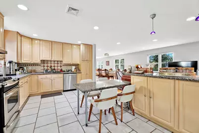 97 Burnham Avenue, Roslyn Heights, NY 11577 - Photo 7