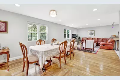 97 Burnham Avenue, Roslyn Heights, NY 11577 - Photo 3