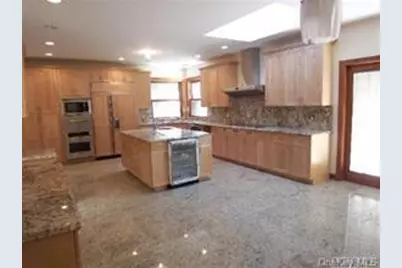 52 Snapdragon Lane, Roslyn Heights, NY 11577 - Photo 3