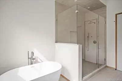 551 Main Street, Quiogue, NY 11978 - Photo 31