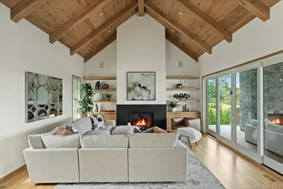 551 Main Street, Quiogue, NY 11978 - Photo 15