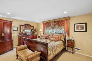 53 Orange Dr, Jericho, NY 11753 - Photo 17