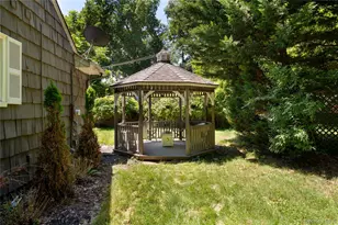 11 Quaker Path, Stony Brook, NY 11790 - Photo 3