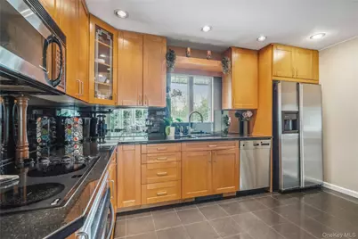 55 Duckpond Drive N, Wantagh, NY 11793 - Photo 9