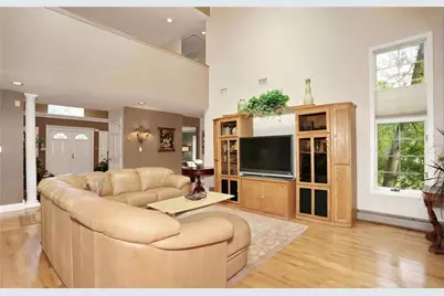 18 Mesa Place, Nanuet, NY 10954 - Photo 5