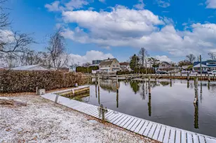 25 Shore Ln, Bay Shore, NY 11706 - Photo 21