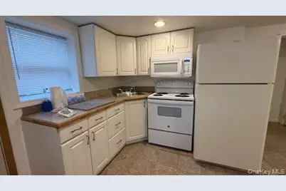 805 Doane Avenue, Bellport, NY 11713 - Photo 3