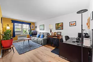 33-05 92nd St, Jackson Heights, NY 11372 - Photo 7