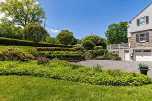 31 Colonial Rd, White Plains, NY 10605 - Photo 23