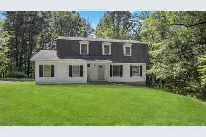 300 Estrada Road, Central Valley, NY 10917 - Photo 17