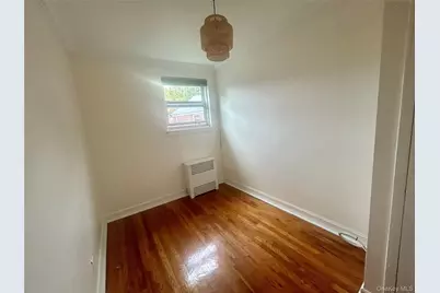 75-22 255th Street #2nd Floor, Glen Oaks, NY 11004 - Photo 7