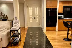 1 Portico Ct, Great Neck, NY 11021 - Photo 9