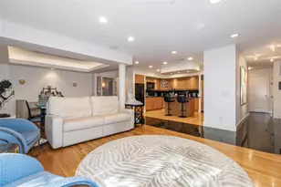 1 Portico Ct, Great Neck, NY 11021 - Photo 11