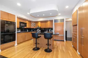 1 Portico Ct, Great Neck, NY 11021 - Photo 15