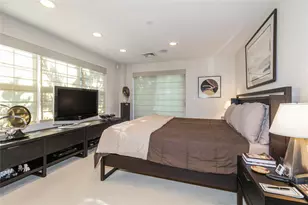 1 Portico Ct, Great Neck, NY 11021 - Photo 21