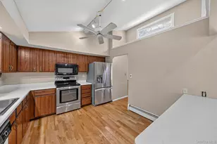 98 Wildwood Cir, Bloomingburg, NY 12721 - Photo 17