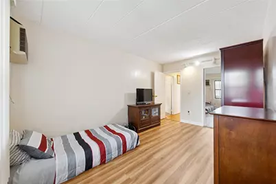 75-22 Parsons Boulevard #D2, Fresh Meadows, NY 11366 - Photo 11