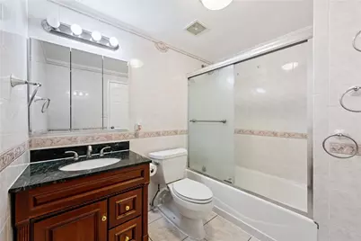 75-22 Parsons Boulevard #D2, Fresh Meadows, NY 11366 - Photo 9