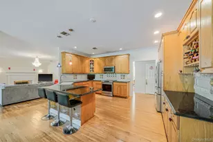 3 Kohlsaat Ct, Smithtown, NY 11787 - Photo 13