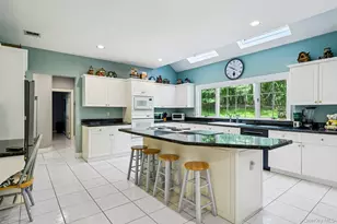 10 Bryan Meadow Path, Northport, NY 11768 - Photo 11