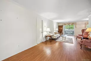 914 Fenway Rd, Saint James, NY 11780 - Photo 5