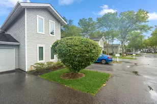 914 Fenway Rd, Saint James, NY 11780 - Photo 3