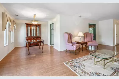 914 Fenway Road, Saint James, NY 11780 - Photo 9
