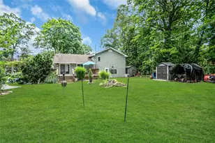 11 Grove Ave, Saint James, NY 11780 - Photo 21