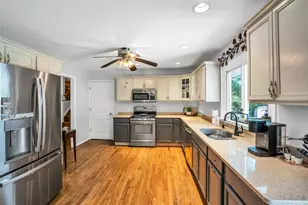 11 Grove Ave, Saint James, NY 11780 - Photo 7
