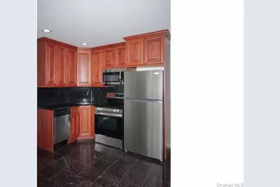 118 Carleton Avenue #7A, Islip Terrace, NY 11752 - Photo 5