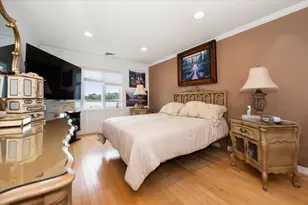 600 Clarence Ave, Bronx, NY 10465 - Photo 13