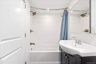 1127 Fordham Ln, Woodmere, NY 11598 - Photo 39
