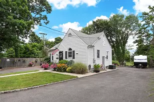 8 Dumond Pl, Glen Head, NY 11545 - Photo 3