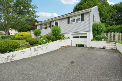 17 Maplewood Boulevard, Suffern, NY 10901 - Photo 3